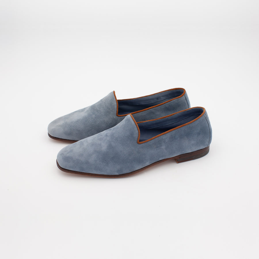 https://knize.at/cdn/shop/products/KNIZE_Slipper_Suede_02_900x.jpg?v=1642600450
